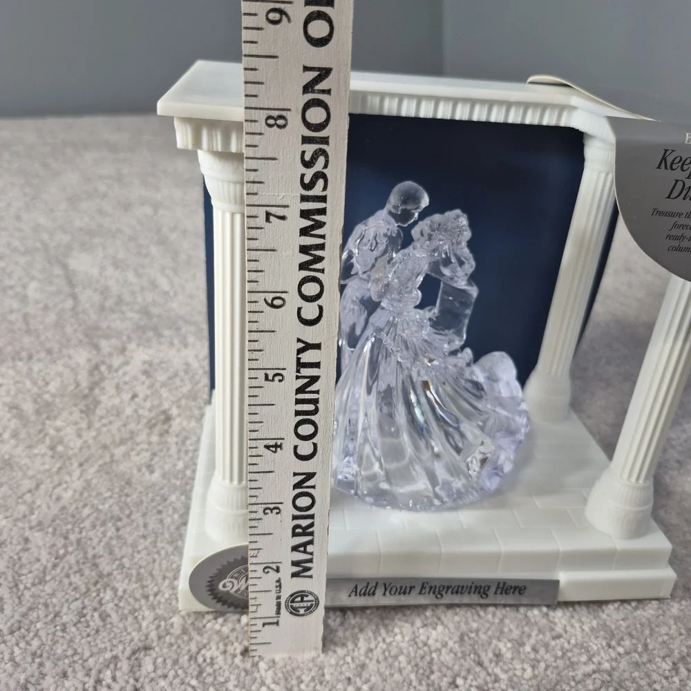 Wilton Wedding Cake Topper Keepsake Display Bianca Couples 1st Dance New